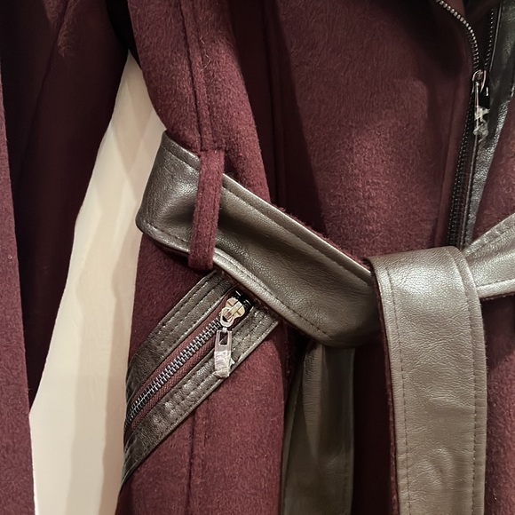 Faux fur coat. - Picture 3 of 9